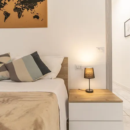 Ca 'pico With Wifi-few Steps From Center 아파트 미란돌라